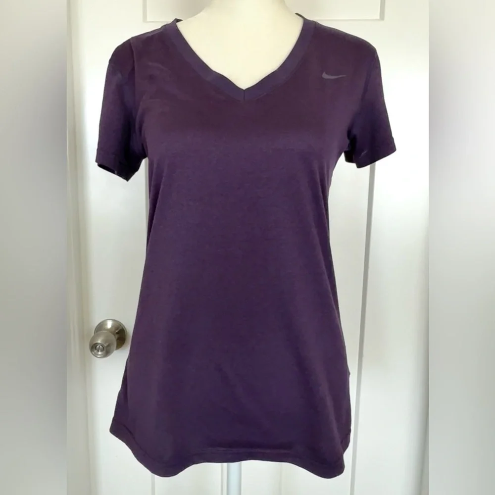 Nike Dri-FIT V-Neck Tee | Plum Purple Short Sleeve Athletic Top | Size Small